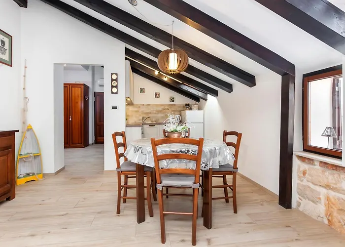 Rovigno Bella Sea View Apartment